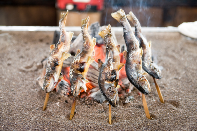 五箇山集落内または近隣で昼食